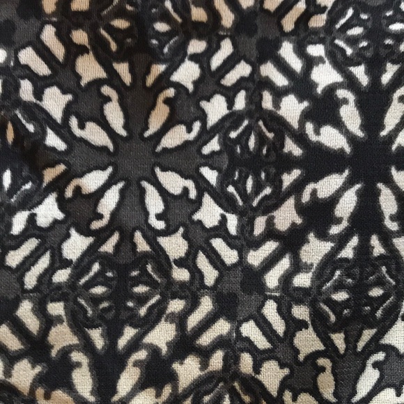 ✨Host Pick✨ Jessica Simpson 2pc Maternity Top - Picture 3 of 8